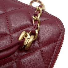 将图像加载到图库查看器中，CHANEL Matelasse 2-way Shoulder Vanity RedAP2199 Lambskin
