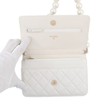 Load image into Gallery viewer, CHANEL Matelasse Pearl Wallet WhiteAP1841 Lambskin
