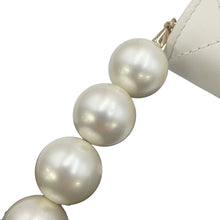 将图像加载到图库查看器中，CHANEL Matelasse Pearl Wallet WhiteAP1841 Lambskin
