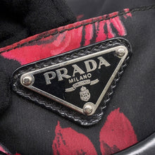将图像加载到图库查看器中，PRADA Flower motif 2-way tote bag Black/Red Nylon Leather
