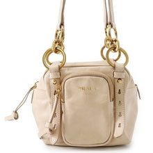 将图像加载到图库查看器中，PRADA Softlux Handbag Beige Leather
