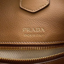 将图像加载到图库查看器中，PRADA Logo Tote Bag Brown2VG123 Leather

