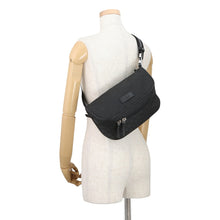 将图像加载到图库查看器中，GUCCI GG Crossbody Bag Black449182 GGNylon
