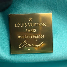 Load image into Gallery viewer, LOUIS VUITTON Capucines Jean-Michel Othoniel Artie Capucines Collection Natural/Noir Raffia Size MM
