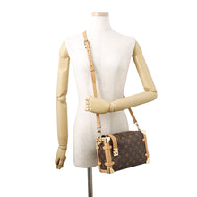 将图像加载到图库查看器中，LOUIS VUITTON side trunk BrownM46358 Monogram Size MM
