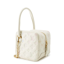 将图像加载到图库查看器中，LOUIS VUITTON Square Bag White/MulticolorM23059 Mongram Emboss
