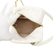 将图像加载到图库查看器中，LOUIS VUITTON Square Bag White/MulticolorM23059 Mongram Emboss
