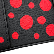 将图像加载到图库查看器中，LOUIS VUITTON LV × YK Soft Trunk Wallet Noir/RedM81905 Monogram・Taurillon Infinity Dot
