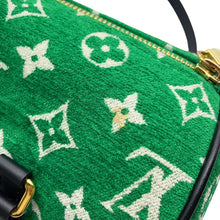 Load image into Gallery viewer, LOUIS VUITTON Papillon GreenM46206 Monogram・Jacquard Velvet Size 26
