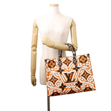 Load image into Gallery viewer, LOUIS VUITTON Onthego Creme caramelM45359 Monogram / Giant LV Clafoutis Size GM
