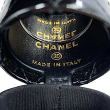 Load image into Gallery viewer, CHANEL Matelasse Lip Case BlackAP1572 Patent Leather
