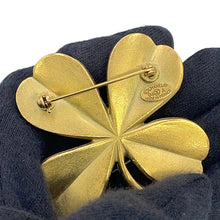将图像加载到图库查看器中，CHANEL Clover Brooch Gold Metal
