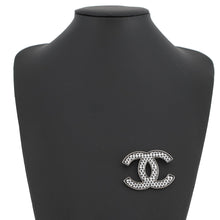 Load image into Gallery viewer, CHANEL Clover Pattern CC Logo Brooch Silver/BlackABD399-B16775-NY365 Metal

