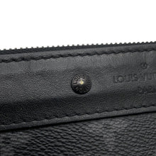 将图像加载到图库查看器中，LOUIS VUITTON Pochette to Go NoirM81569 Monogram Eclipse

