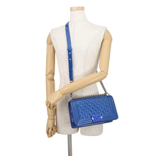 Load image into Gallery viewer, CHANEL Boy Chanel ChainShoulder Bag BlueA67086 Patent Leather Size 25
