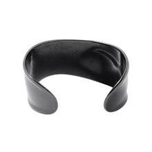 Load image into Gallery viewer, TIFFANY&amp;Co. Elsa Peretti Bone Cuff (Right Hand) Size Small Ruthenium
