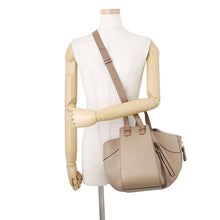 Load image into Gallery viewer, LOEWE hammock SandA538S35X51 2150 Soft Grained Calf Leather Size Small
