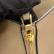 Load image into Gallery viewer, LOEWE hammock SandA538S35X51 2150 Soft Grained Calf Leather Size Small
