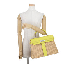 Load image into Gallery viewer, HERMES Kelly Picnic Lime/Natural Swift Leather Willow Size 35
