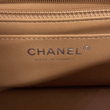 将图像加载到图库查看器中，CHANEL Mini Matelasse ChainShoulder Bag Dark BeigeA69900 Lambskin Size 20
