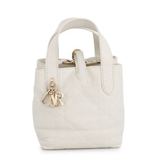 将图像加载到图库查看器中，Dior Jules Vertical Tote Bag Latte WhiteS6100OSNW_M030 Calf Leather Size Nano
