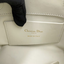 将图像加载到图库查看器中，Dior Jules Vertical Tote Bag Latte WhiteS6100OSNW_M030 Calf Leather Size Nano
