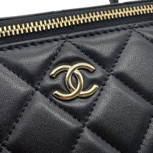 将图像加载到图库查看器中，CHANEL Matelasse Top Handle Chain Vanity Bag BlackAP2199 Lambskin
