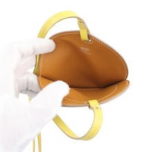 Load image into Gallery viewer, HERMES In the loop to go Lime/Caramel Chevre Myzore Goatskin Size GM
