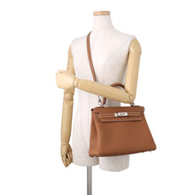 Load image into Gallery viewer, HERMES Kelly Retourne Gold Togo Leather Size 28
