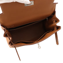 Load image into Gallery viewer, HERMES Kelly Retourne Gold Togo Leather Size 28
