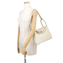 Load image into Gallery viewer, HERMES Lindy Craie Taurillon Clemence Size 26

