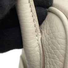Load image into Gallery viewer, HERMES Lindy Craie Taurillon Clemence Size 26
