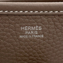 将图像加载到图库查看器中，HERMES Evelyne3 Etoupe Taurillon Clemence Size PM
