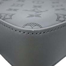 将图像加载到图库查看器中，LOUIS VUITTON Duo messenger GrayM46104 Monogram Shadow
