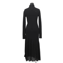 Load image into Gallery viewer, CHANEL CC Logo Long-Sleeve Knit Long Dress Size 36 BlackP78911 K11302 Virgin Wool98% Polyurethane1% Nylon1%
