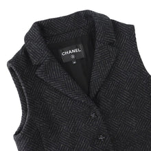 Load image into Gallery viewer, CHANEL Wool Tweed Vest Size 38 Black/GrayP78192 Wool 100%
