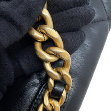 将图像加载到图库查看器中，CHANEL CHANEL19 CC Logo ChainShoulder BlackAS1160 Shiny Lambskin
