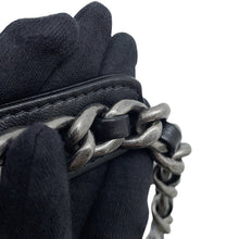 将图像加载到图库查看器中，CHANEL CHANEL19 CC Logo ChainShoulder BlackAS1160 Shiny Lambskin
