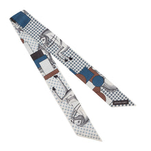 Load image into Gallery viewer, HERMES Twilly Cavalier en forme Blanc/Gris/Brown Silk100%
