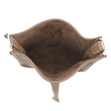 Load image into Gallery viewer, HERMES Evelyne 3 Etoupe Taurillon Clemence Size 23

