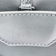 将图像加载到图库查看器中，LOUIS VUITTON LVxYK Capucines Metal Dot SilverM21634 Leather Size BB
