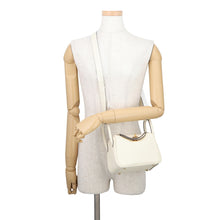 Load image into Gallery viewer, HERMES Lindy Crème Chantilly Taurillon Clemence Size Mini
