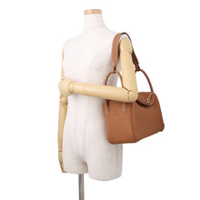 将图像加载到图库查看器中，HERMES Lindy Gold Taurillon Clemence Size 26
