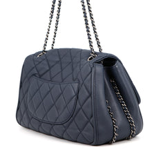 将图像加载到图库查看器中，CHANEL ChainShoulder Bag Navy Calf Leather
