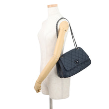 将图像加载到图库查看器中，CHANEL ChainShoulder Bag Navy Calf Leather
