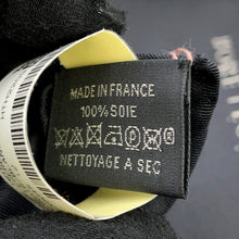 Load image into Gallery viewer, HERMES Carre Robe Leger Size 90 Noir/Blanc Silk100%
