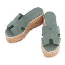 Load image into Gallery viewer, HERMES Eze 30 Sandals Vert Cedor Cork Chevre Leather/Velour Size 35
