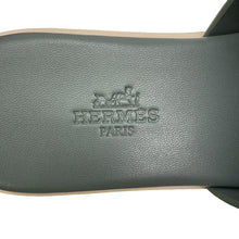 Load image into Gallery viewer, HERMES Eze 30 Sandals Vert Cedor Cork Chevre Leather/Velour Size 35
