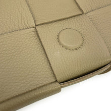 将图像加载到图库查看器中，Bottega Veneta Cassette Shoulder Bag Taupe Grey666870VCP111520 Leather
