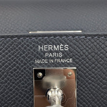Load image into Gallery viewer, HERMES Kelly Sellier tricolor Ardoise/Black/Blue Hydra Epsom Size 25

